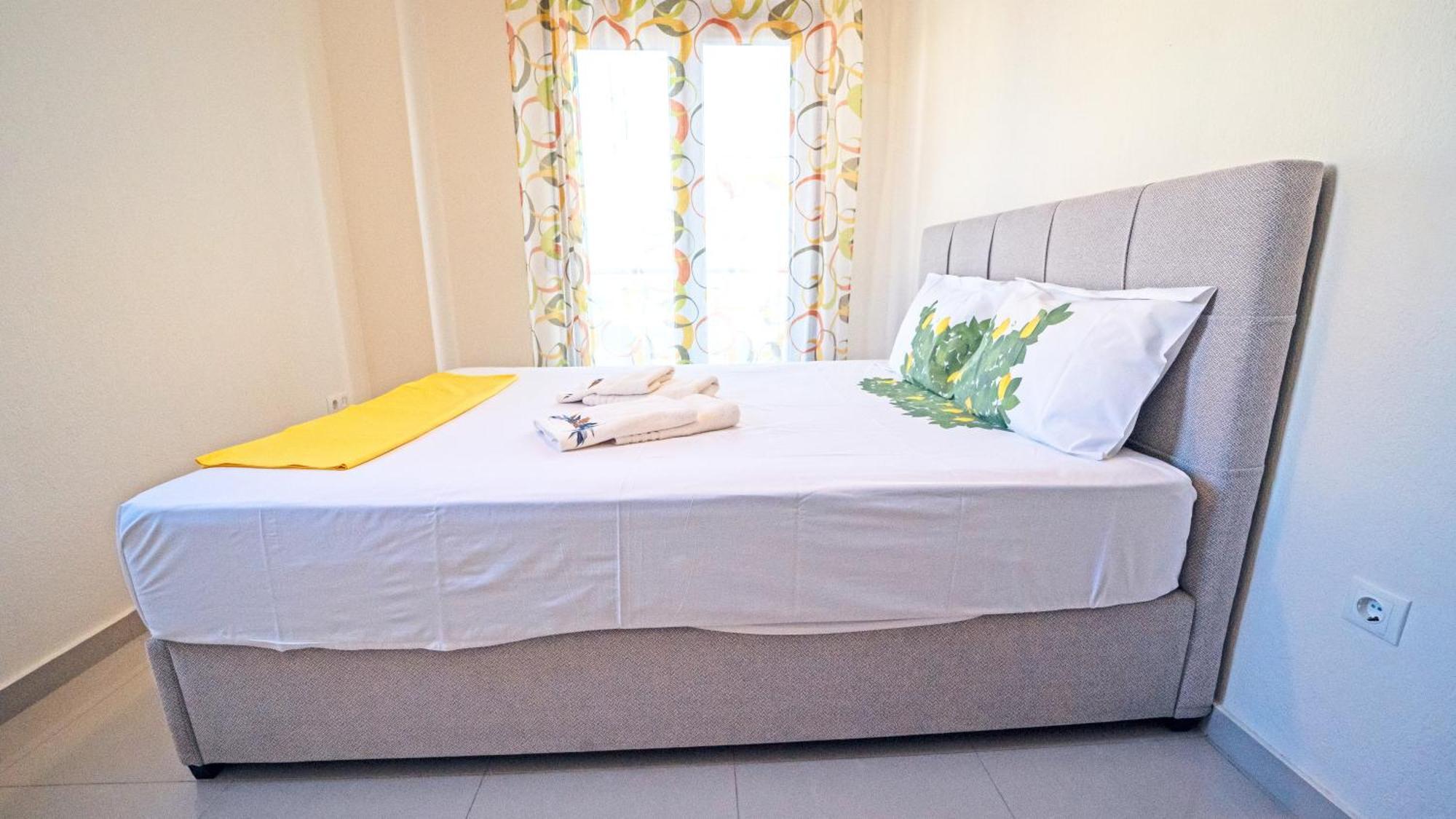 Luxury And Sunny Apartment 250 Mts From The Beach!! Peraía Exteriör bild