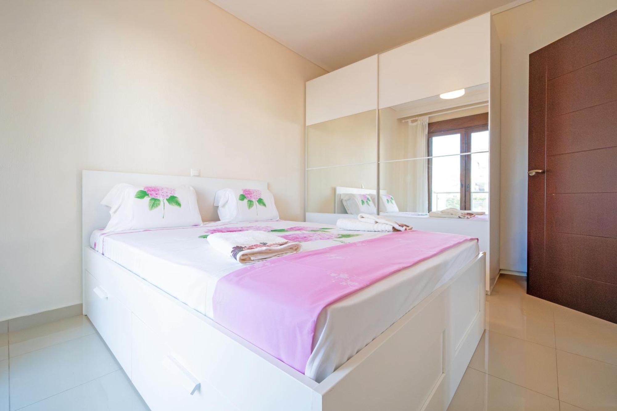 Luxury And Sunny Apartment 250 Mts From The Beach!! Peraía Exteriör bild