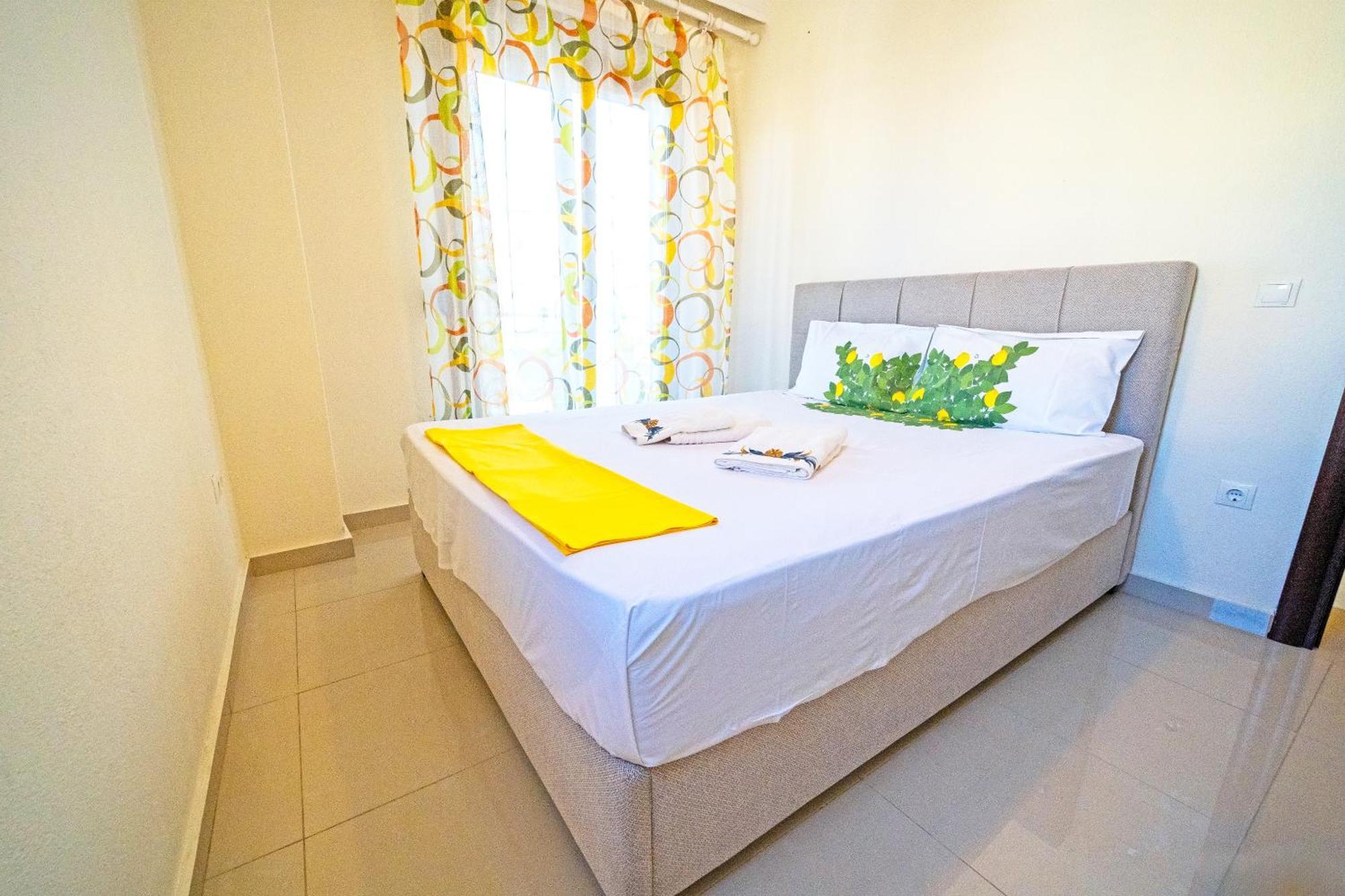 Luxury And Sunny Apartment 250 Mts From The Beach!! Peraía Exteriör bild